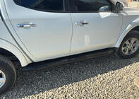 Mitsubishi L200 2015-2024 гг. Боковые Подножки Amazon Black (2 шт., черные) фото 3