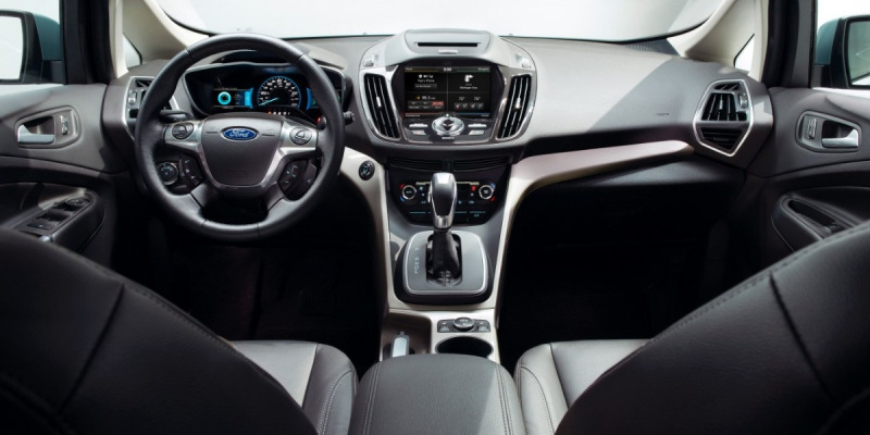 Обзор компактного пятиместного минивэна Ford C-Max