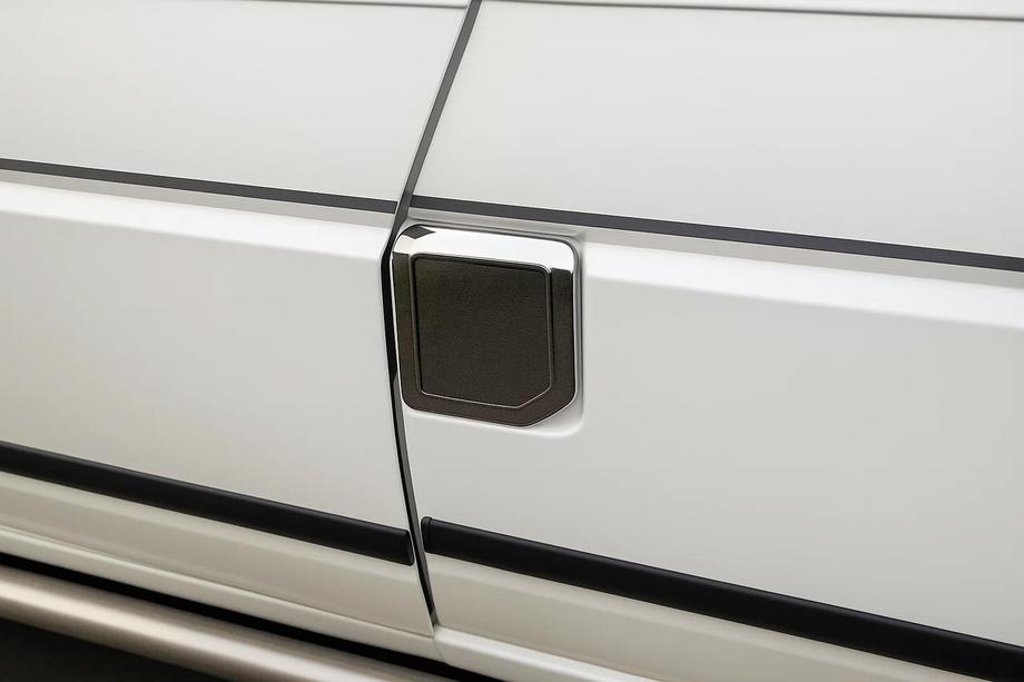 Volkswagen T4 Transporter 1990-2003 гг. Накладка на бак без логотипа (OmsaLine, нержавейка) Image