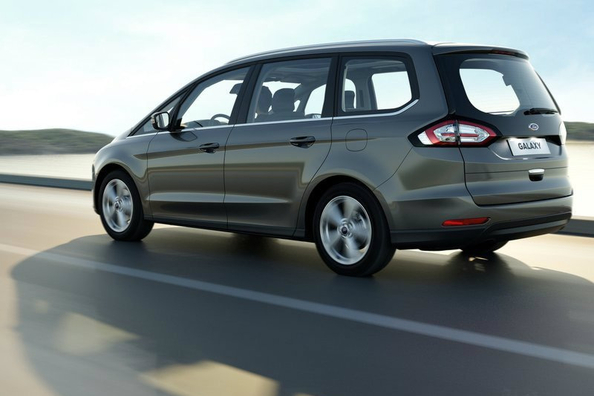 Обзор 7-местного минивэна Ford Galaxy четвертого поколения фото 3
