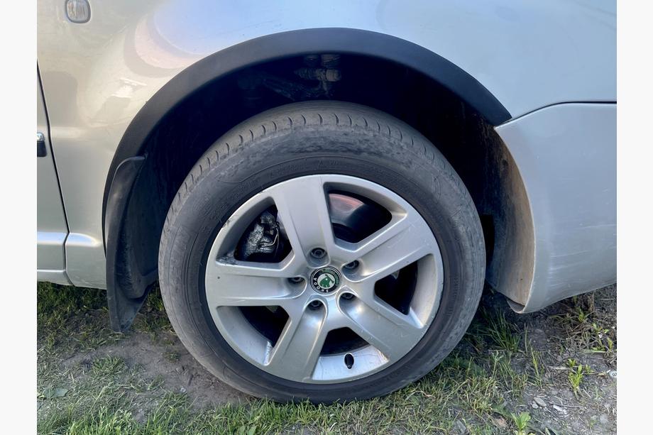 Skoda Superb 2001-2009 гг. Расширители арок (4 шт, черные) Фото 5