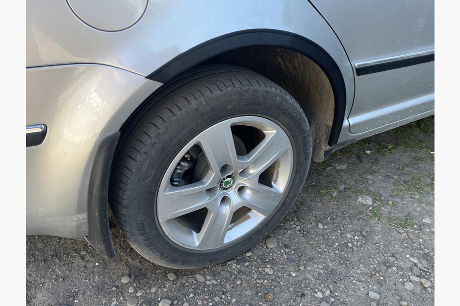 Skoda Superb 2001-2009 гг. Расширители арок (4 шт, черные) Фото 7