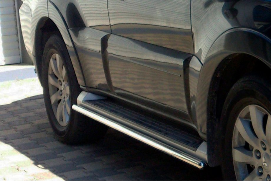 Mitsubishi Pajero Wagon III 1999-2006 гг. Боковые трубы под штатное крепление (2 шт., нержавейка) Фото 1
