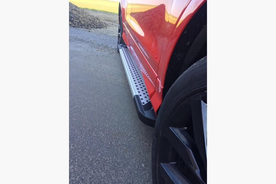 Ford Kuga/Escape 2013-2019 гг. Боковые Подножки King (2 шт, Алюминий) С черной накладкой на дверях Фото 8