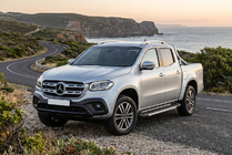 Mercedes X class 2017-2020 гг. Боковые пороги RedLine V1 (2 шт., алюминий) фото 1