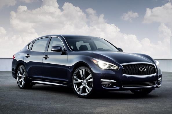 Седан бизнес-класса Infiniti Q70