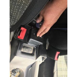 Подлокотник V2 (для подстаканника) Volkswagen Caddy 2004-2010 гг. фото 2