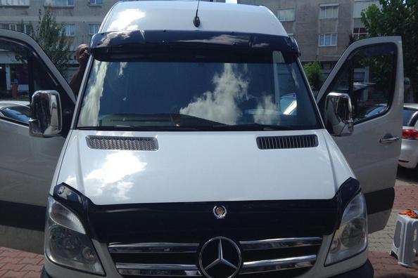 Установка дефлектора на лобовое стекло