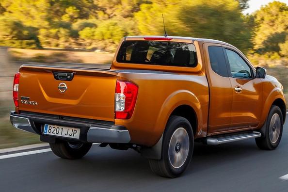Пикап третьего поколения Nissan Navara NP300 фото 5