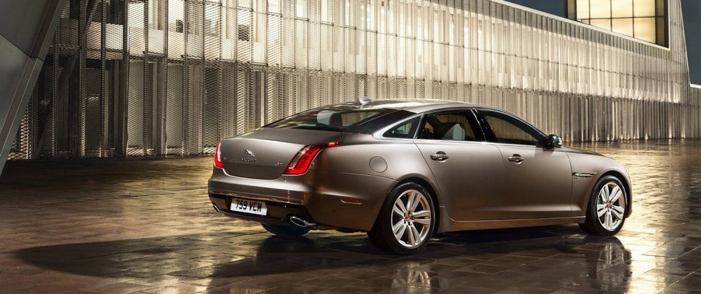 Премиальный седан Jaguar XJ