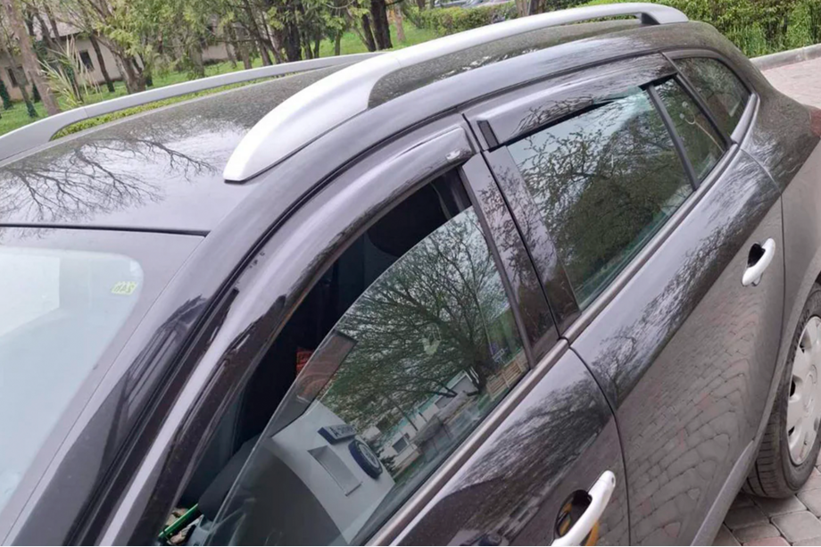 Renault Megane III 2009-2016 гг. Ветровики SW (4 шт, HIC) Image