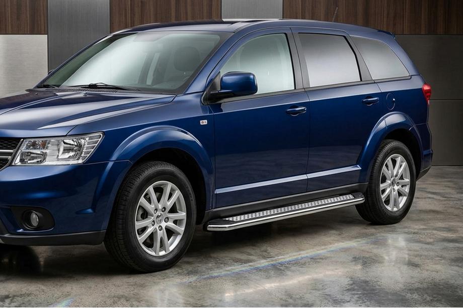 Fiat Freemont 2011-2016 гг. Боковые Подножки Maydos V2 (2 шт., Алюминий и Нержавейка) Image