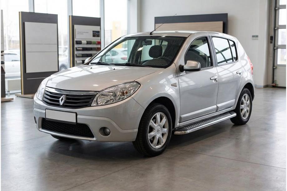 Renault Sandero 2007-2013 гг. Боковые Подножки Maydos V2 (2 шт., Алюминий и Нержавейка) Фото 1