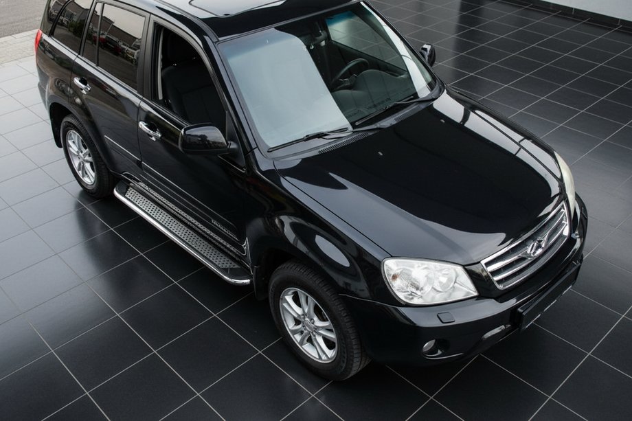 Chery Tiggo 3 2005- гг. Боковые Подножки Maydos V2 (2 шт., Алюминий и Нержавейка) Фото 1