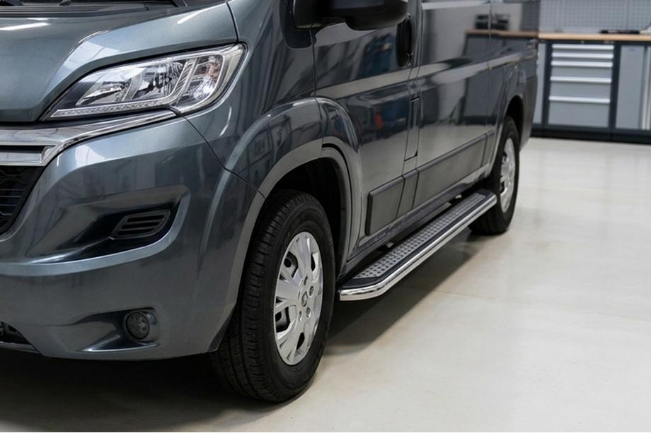 Citroen Jumper 2007-2025 гг. Боковые Подножки Maydos V2 (2 шт., Алюминий и Нержавейка) Фото 1