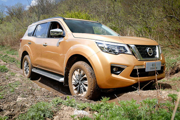 Обзор нового внедорожника Nissan Terra фото 5
