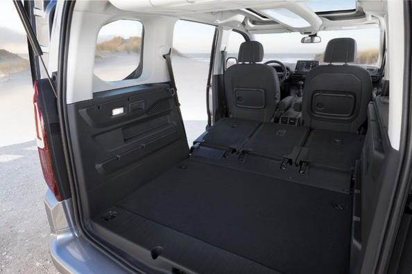 Обзор компактвэна Opel Combo Life нового поколения фото 8