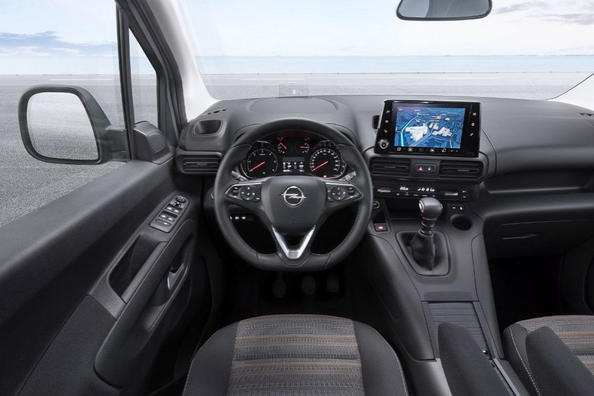 Обзор компактвэна Opel Combo Life нового поколения фото 6