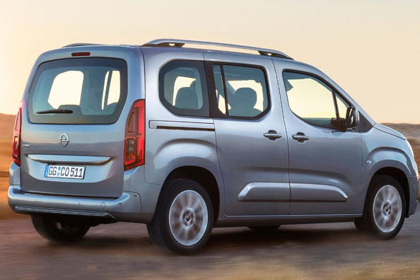 Обзор компактвэна Opel Combo Life нового поколения фото 7
