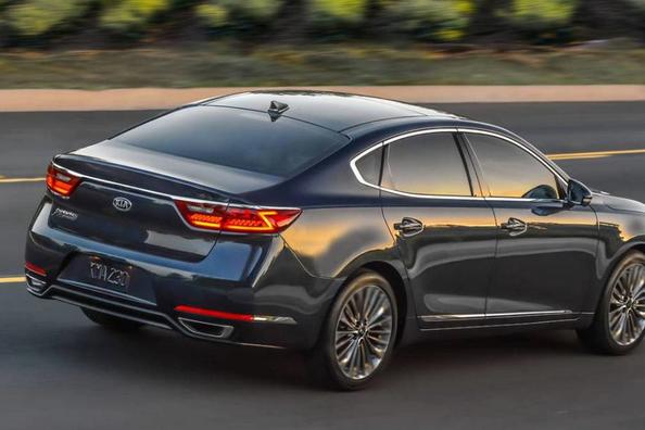 Седан Kia Cadenza: солидность, комфорт и премиальное качество фото 7