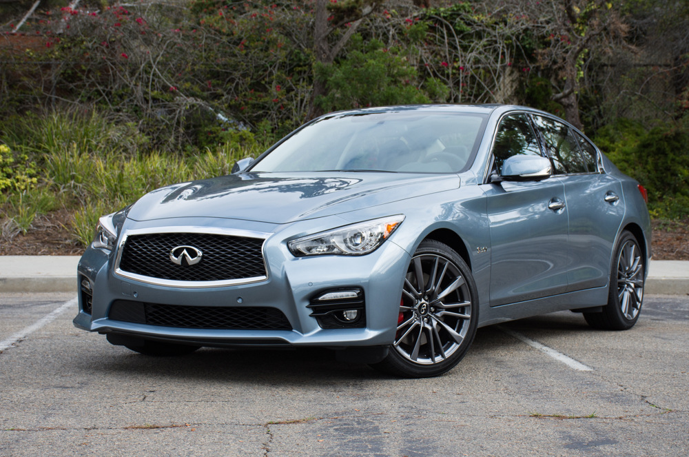 Премиальный седан Infiniti Q50