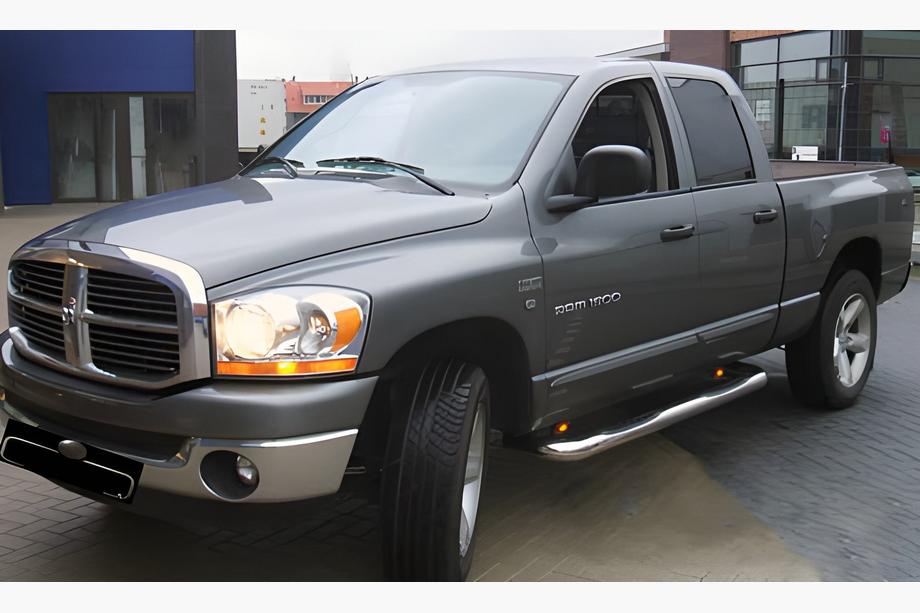 Dodge RAM (DT) 2018– гг. Боковые угловые трубы (2 шт., нержавейка) Image