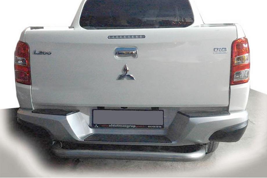 Mitsubishi L200 2015-2024 гг. Задняя защита AK007 (нержавейка) Image