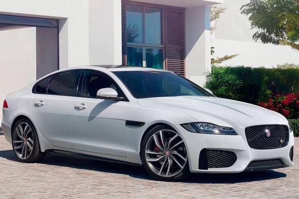 Обзор седана Jaguar XF второго поколения фото 5