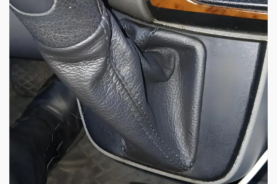 Volkswagen Crafter 2006-2016 гг. Чехол КПП Кожаный Механическая