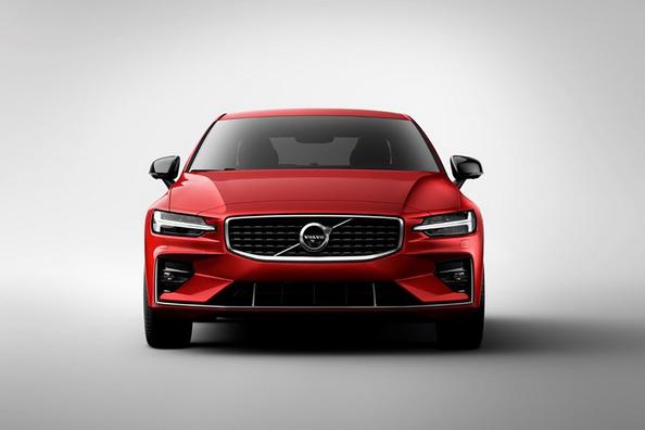 Обзор седана Volvo S60 нового поколения фото 6