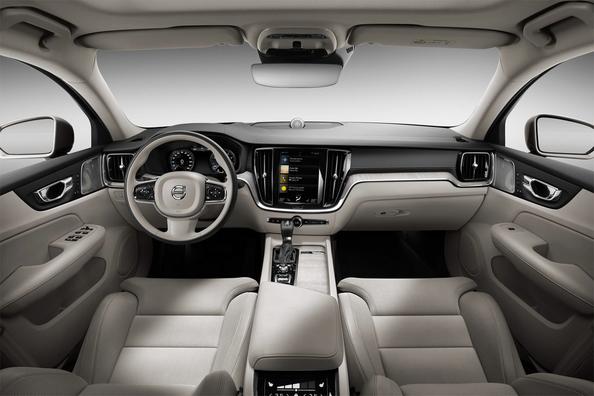 Обзор седана Volvo S60 нового поколения фото 3