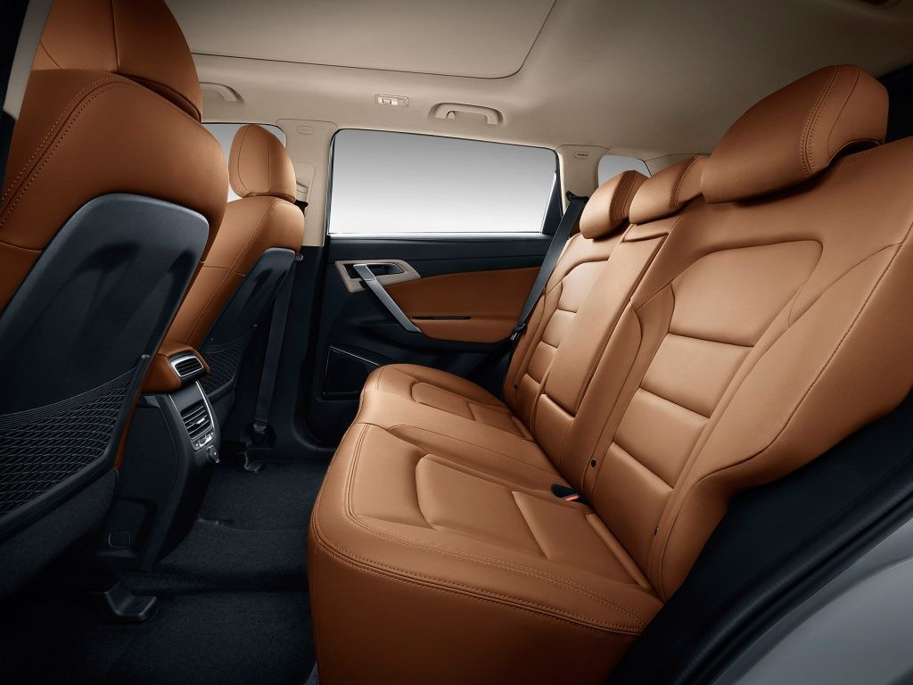 Обзор кроссовера Geely Atlas