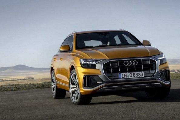 Обзор премиального кроссовера Audi Q8