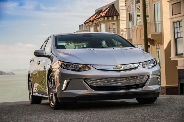 Обзор гибридного хэтчбека Chevrolet Volt второго поколения