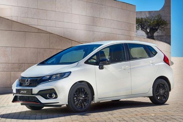 Обзор обновленного компактного хэтчбека Honda Jazz