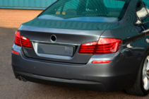 BMW 5 серия F10/F11 2010–2016 гг. Накладка SD из нержавеющей стали над номером фото 2