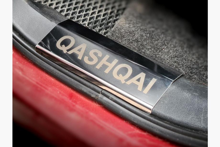 Nissan Qashqai 2007-2010 гг. Накладки на пороги пластиковые (4 шт, нержавейка) Фото 3