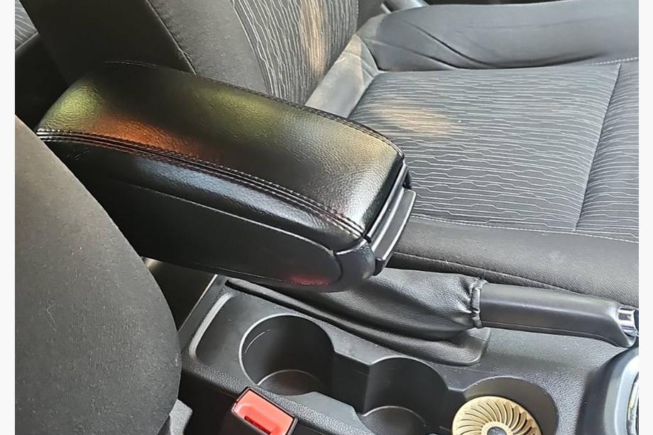 Подлокотник с подстаканником Image