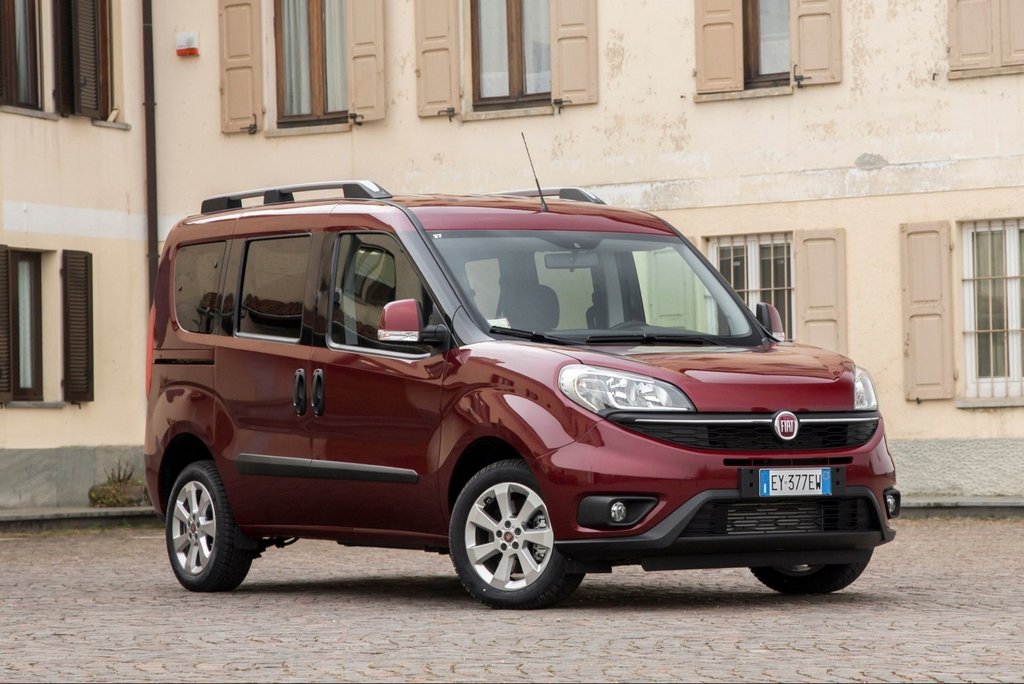 Обзор пятиместного грузопассажирского компактвэна Fiat Doblo