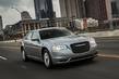 Обзор седана Chrysler 300 второго поколения