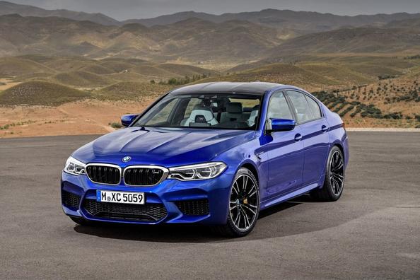 Спортивный седан BMW M5 шестого поколения фото 2