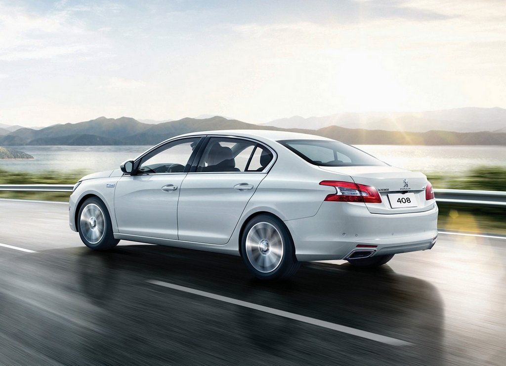 Обзор бюджетного седана Peugeot 408