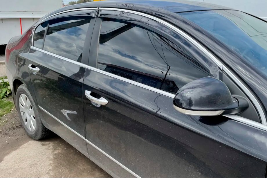 Volkswagen Passat B7 2012-2015 гг. Ветровики с хромированным молдингом SD (4 шт, EU, HIC) Фото 1