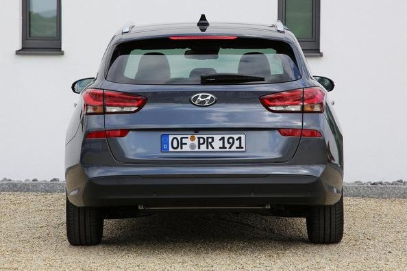 Обзор универсала Hyundai i30 Wagon третьего поколения фото 8