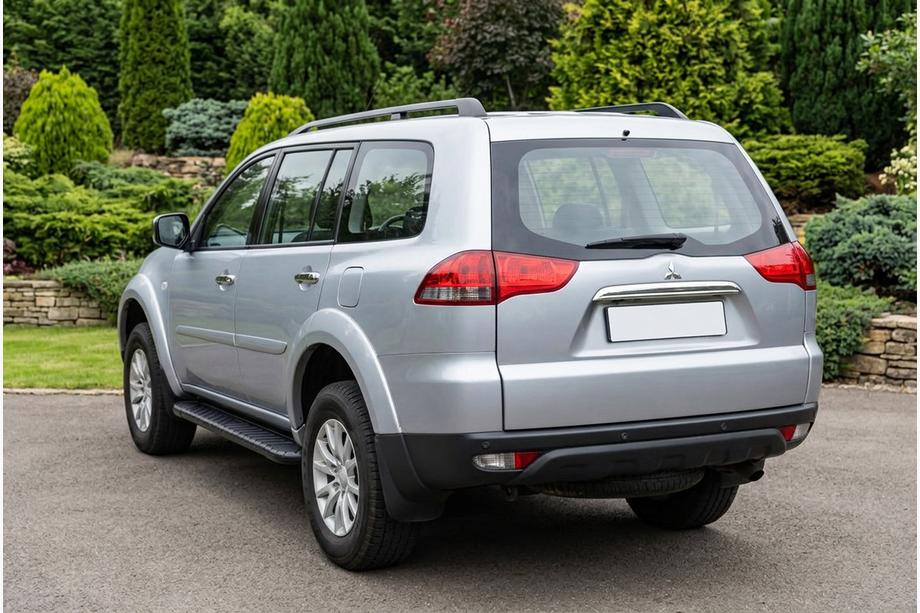Mitsubishi Pajero Sport 2008-2015 гг. Боковые пороги Bosphorus Black (2 шт., алюминий) Фото 1