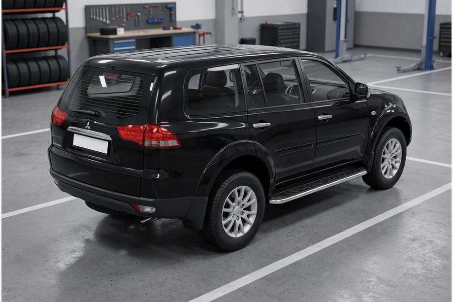 Mitsubishi Pajero Sport 2008-2015 гг. Боковые Подножки Maydos V1 (2 шт., Алюминий и Нержавейка) Фото 1
