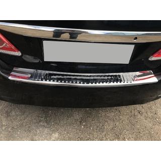 Накладка на задний бампер нержавейка Toyota Corolla 2007-2013 гг. фото 2