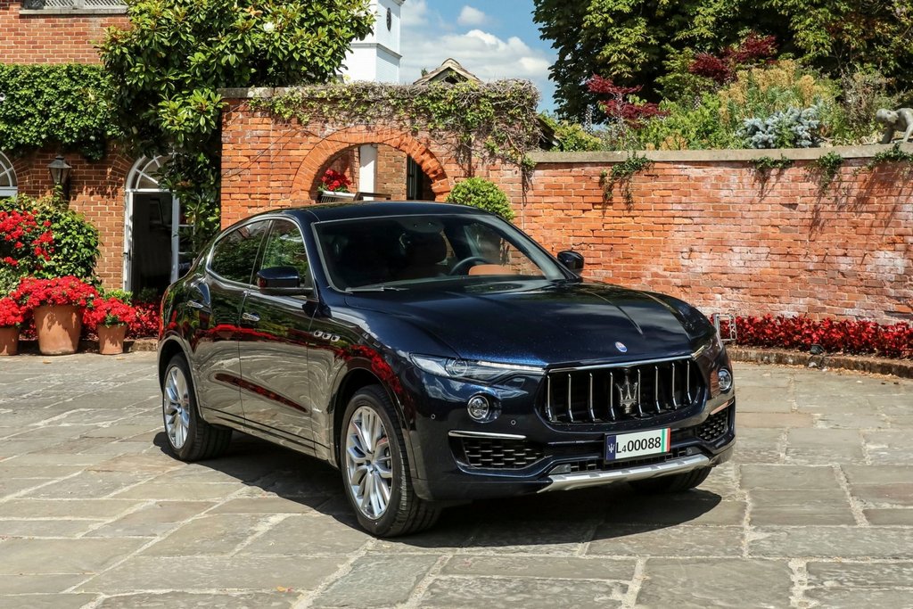 Обзор кроссовера Maserati Levante