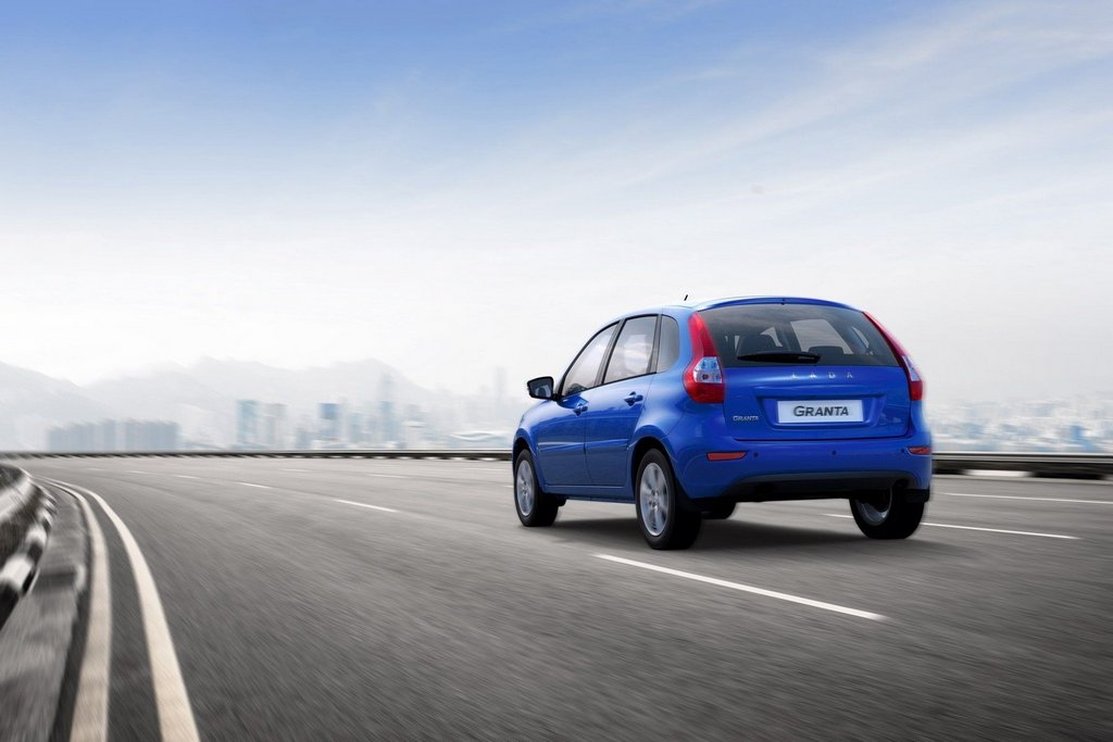 Обзор пятидверного хэтчбека Lada Granta