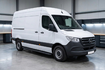 Mercedes Sprinter W907/W910 2018- гг. Боковые пороги Bosphorus Black (2 шт., алюминий) фото 1